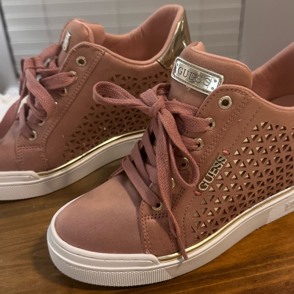 GUESS Rose Pink Hidden Wedge Lace-Up Sneakers with Metallic Accents - Womens 6